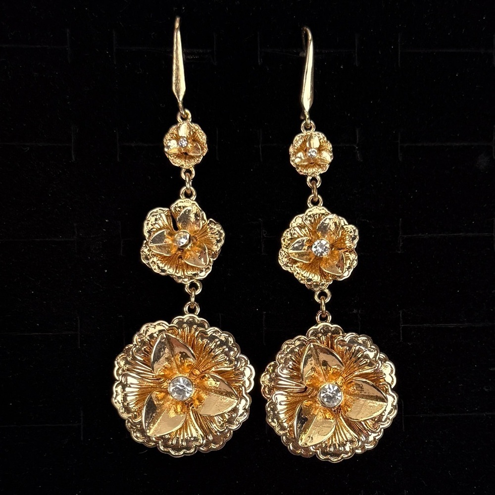 Beautiful goldtone, flower drop clear center bling weighted pierced earrings